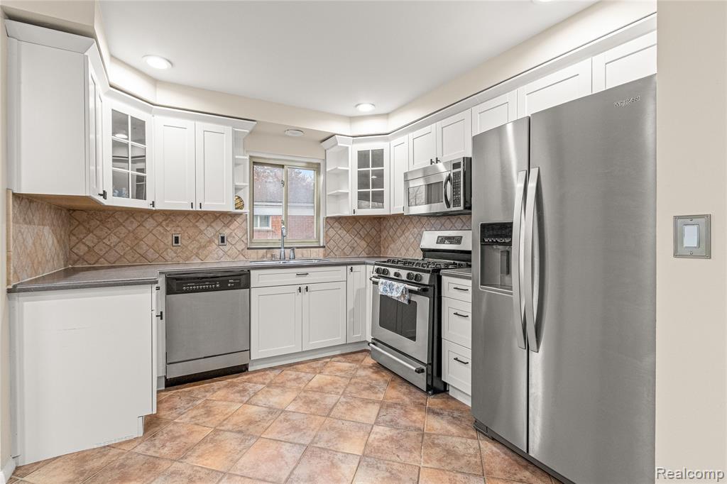 7148 Plainfield Street, Dearborn Heights, MI 48127 — Photo 9
