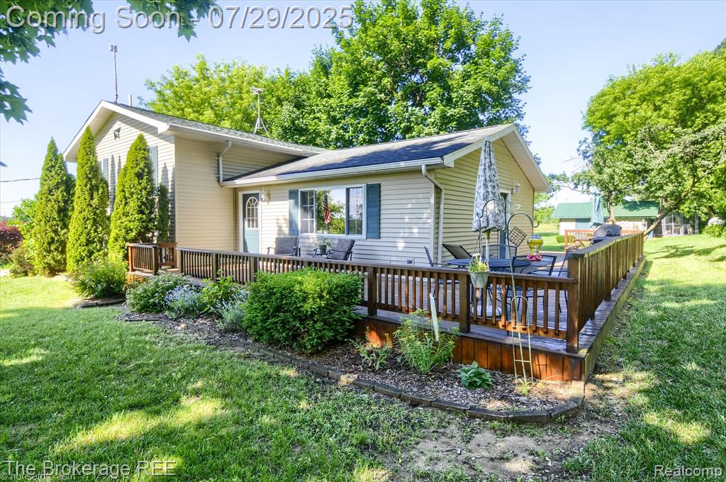 5725 Fostoria Road, Columbiaville, MI 48421 — Photo 4