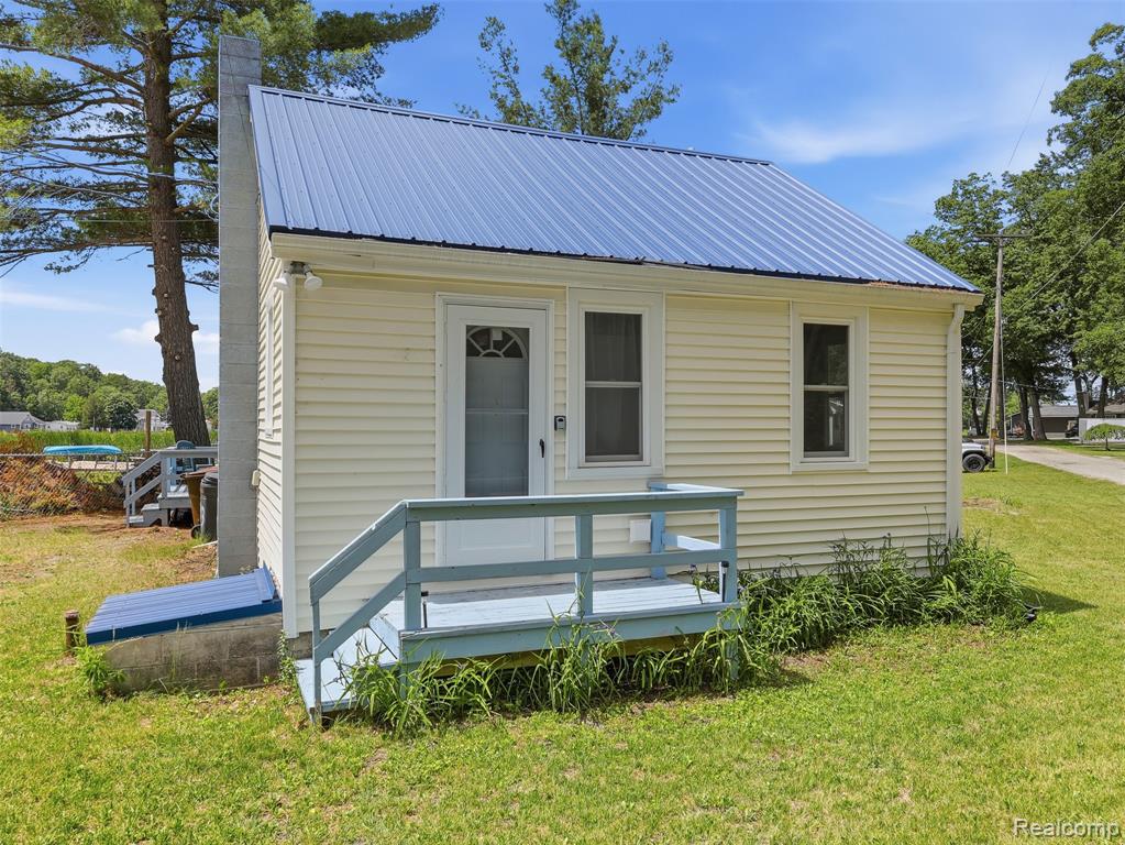 9793 Maple Street, Chippewa Lake, MI 49320 — Photo 4