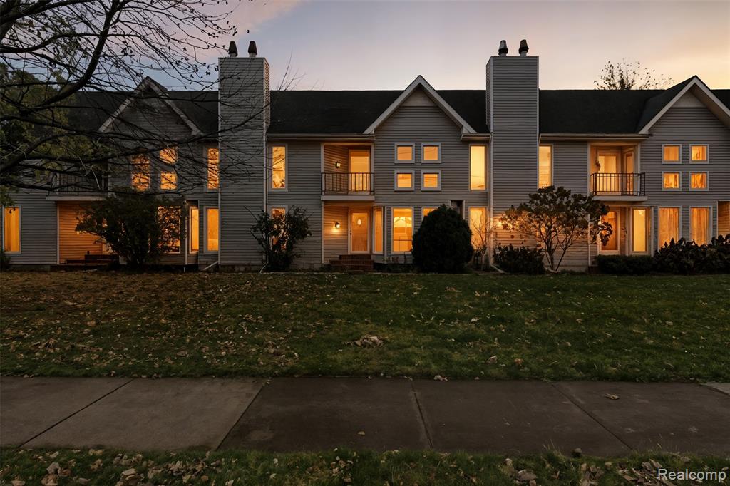 5186 E 14 Mile Road, Warren, MI 48092 — front exterior