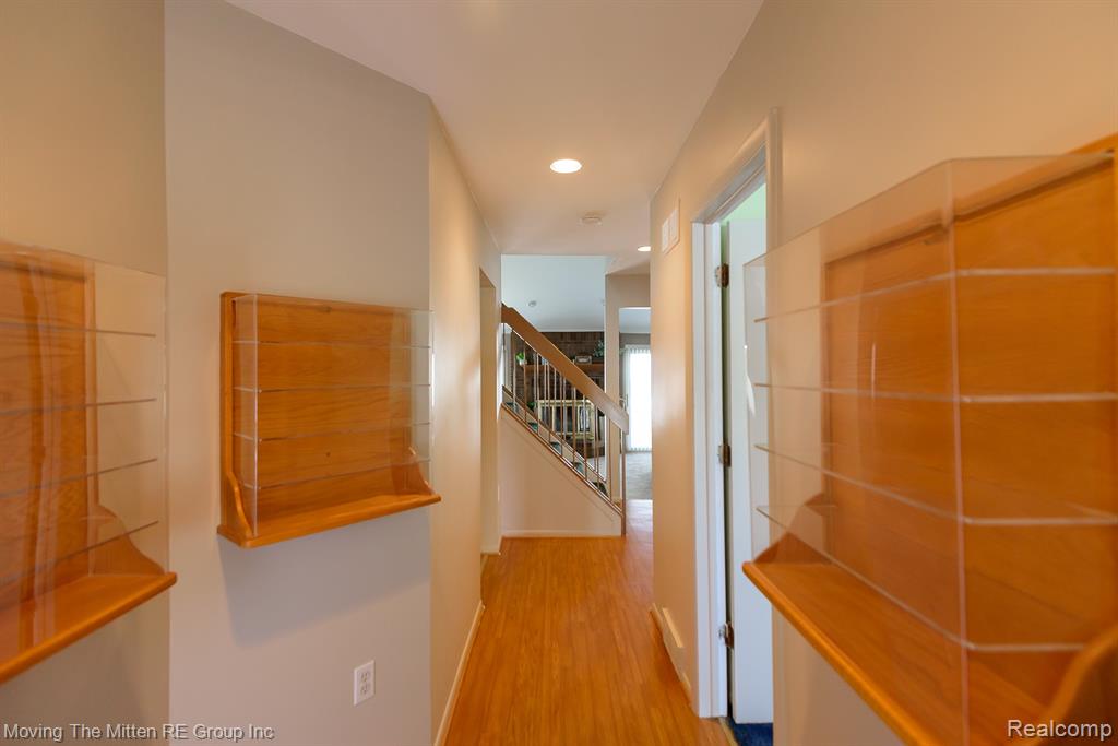 925 N Rosevere Avenue, Dearborn, MI 48128 — Photo 18