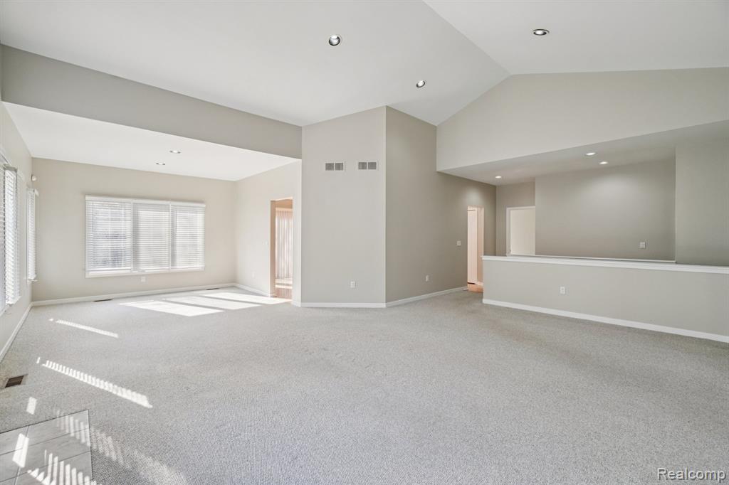 7366 Crackling Creek Circle, 1, West Bloomfield, MI — Photo 6