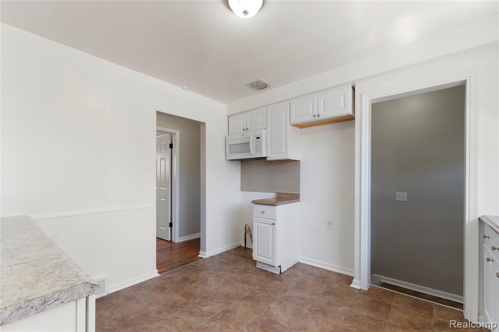 6869 Buhr Street, Hamtramck, MI 48212 — Photo 4