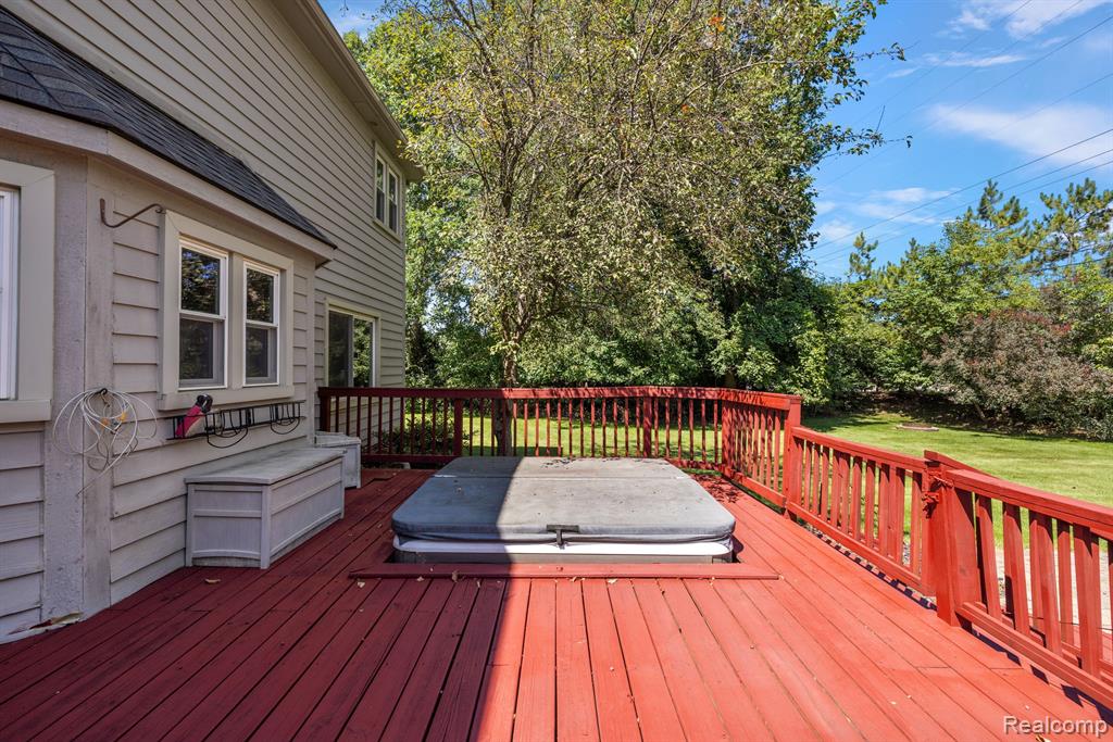 10161 LONGFORD Drive, South Lyon, MI 48178 — Photo 69