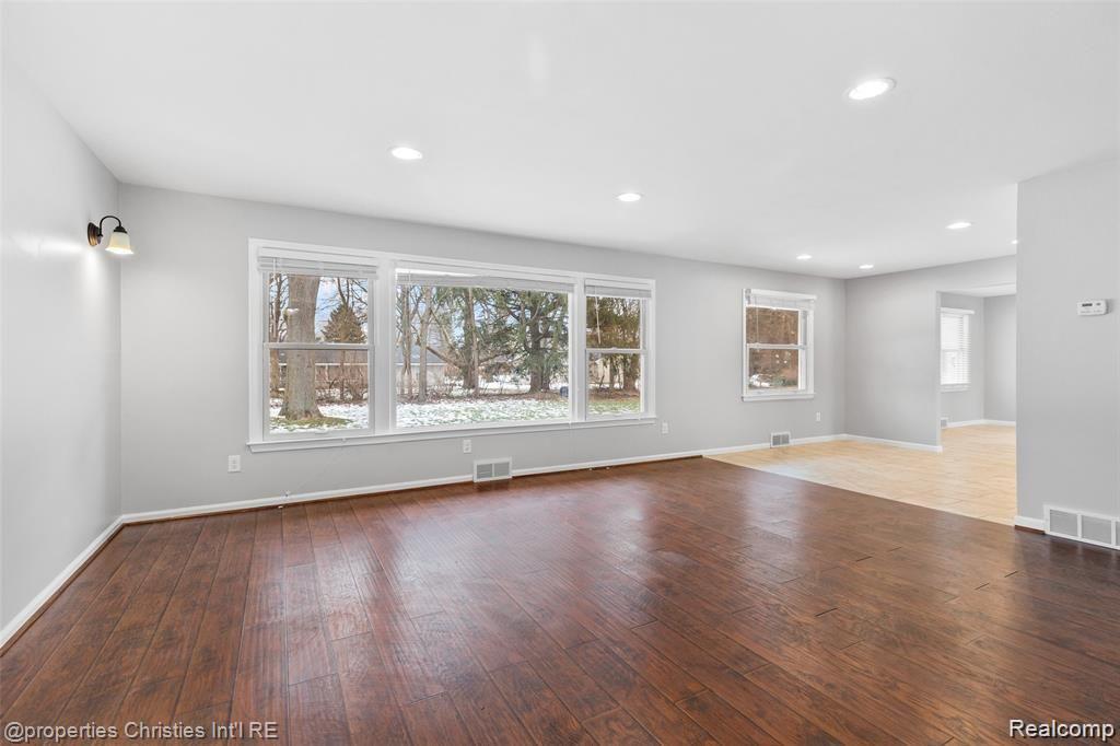 6881 W DARTMOOR Road, West Bloomfield, MI — Photo 12
