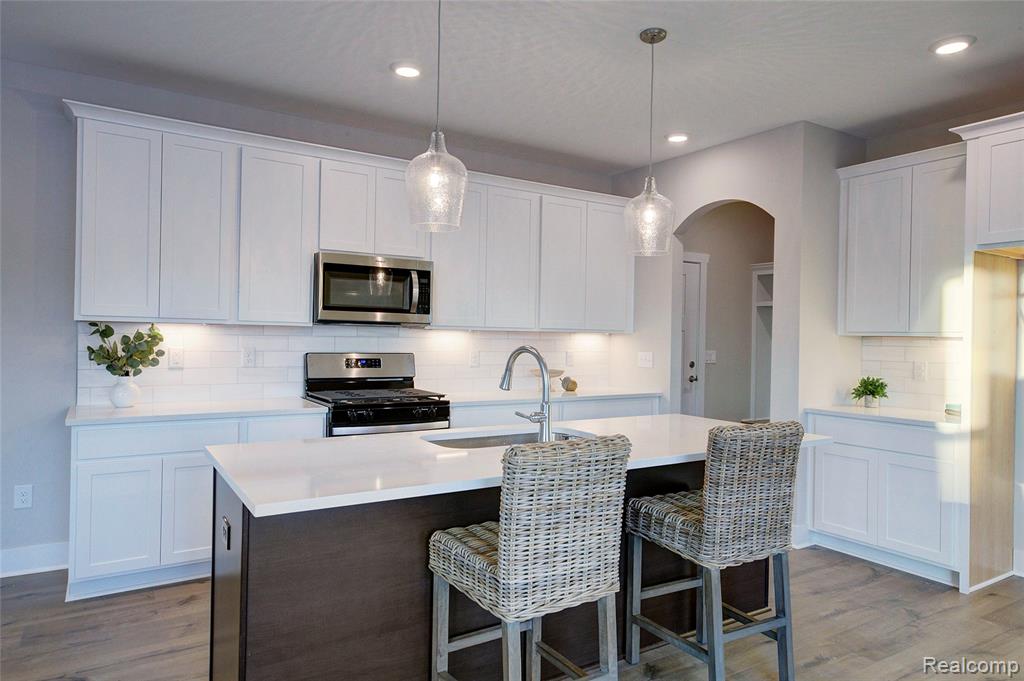 513 Round Rock Drive, Howell, MI 48843 — Photo 8