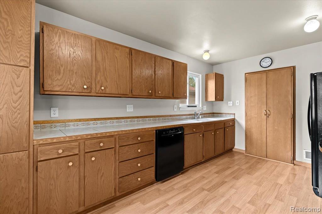 6073 TROY Street, Taylor, MI 48180 — Photo 12