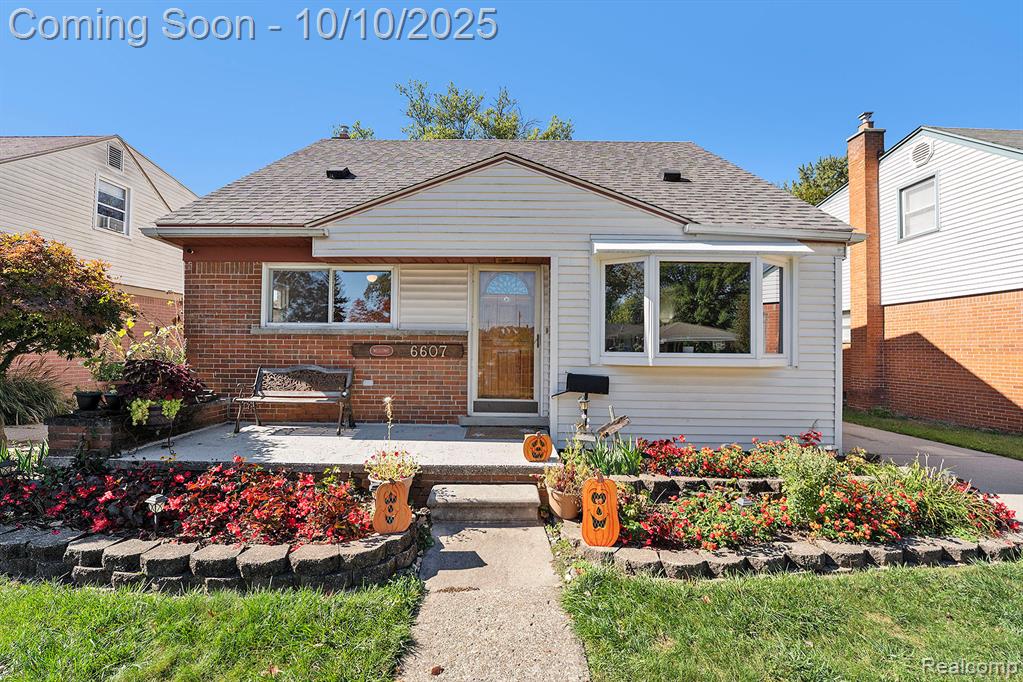 6607 Drexel Street, Dearborn Heights, MI 48127 — front exterior