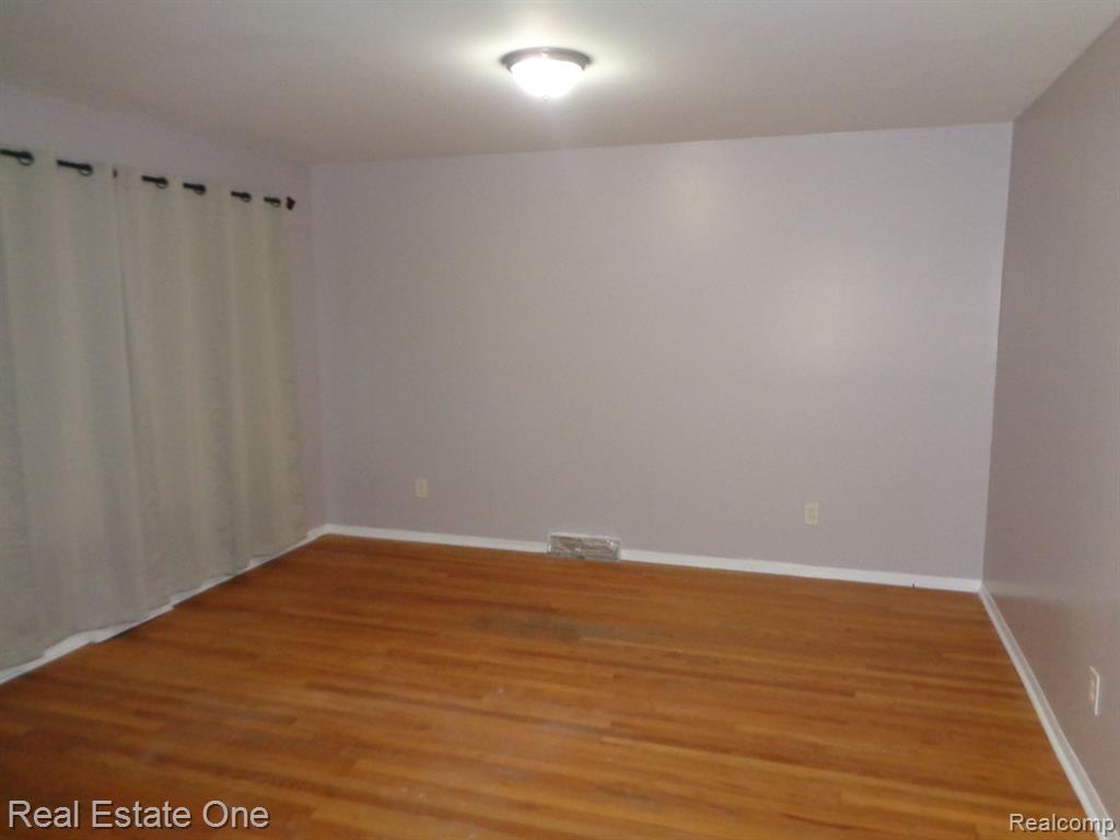 6446 CENTRALIA Street, Dearborn Heights, MI 48127 — Photo 3