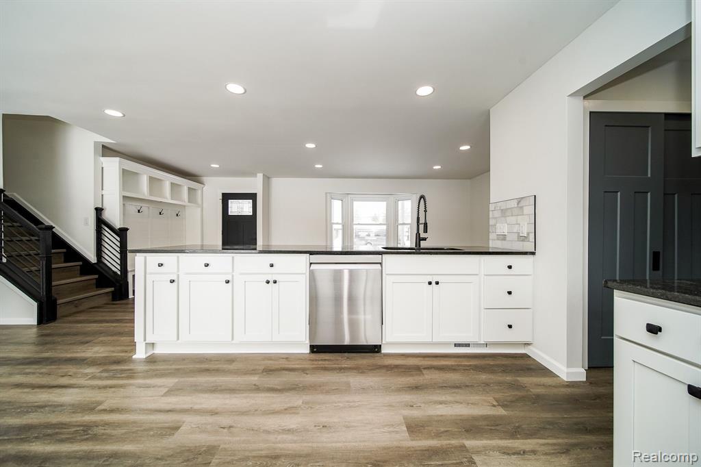 6522 ELLINWOOD Drive, White Lake, MI 48383 — Photo 21