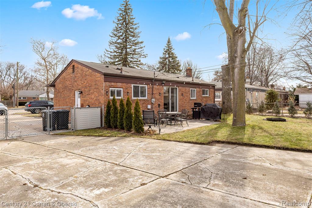 9329 Merriman Road, Livonia, MI 48150 — Photo 30