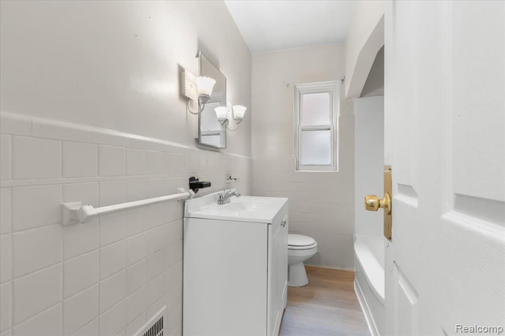 11110 Wayburn Street, Grosse Pointe, MI 48224 — Photo 11