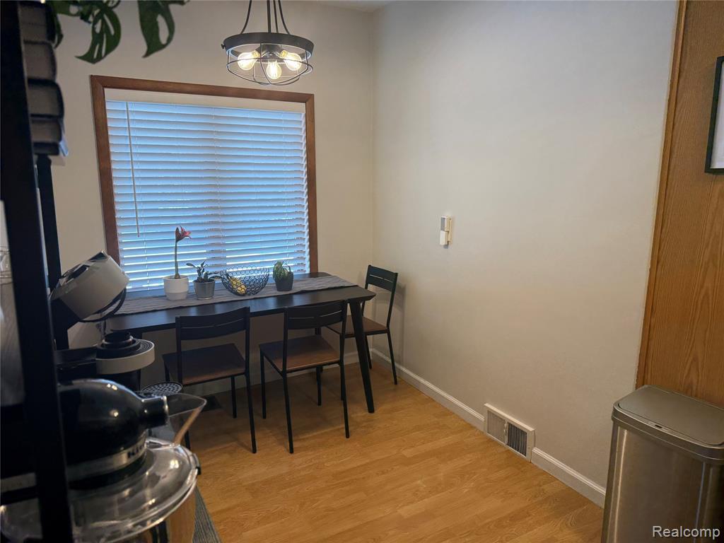 4430 Green Lake Road, West Bloomfield, MI 48323 — Photo 3