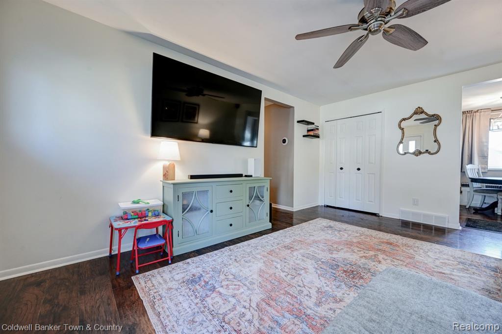 304 John Street, Holly, MI 48442 — Photo 8