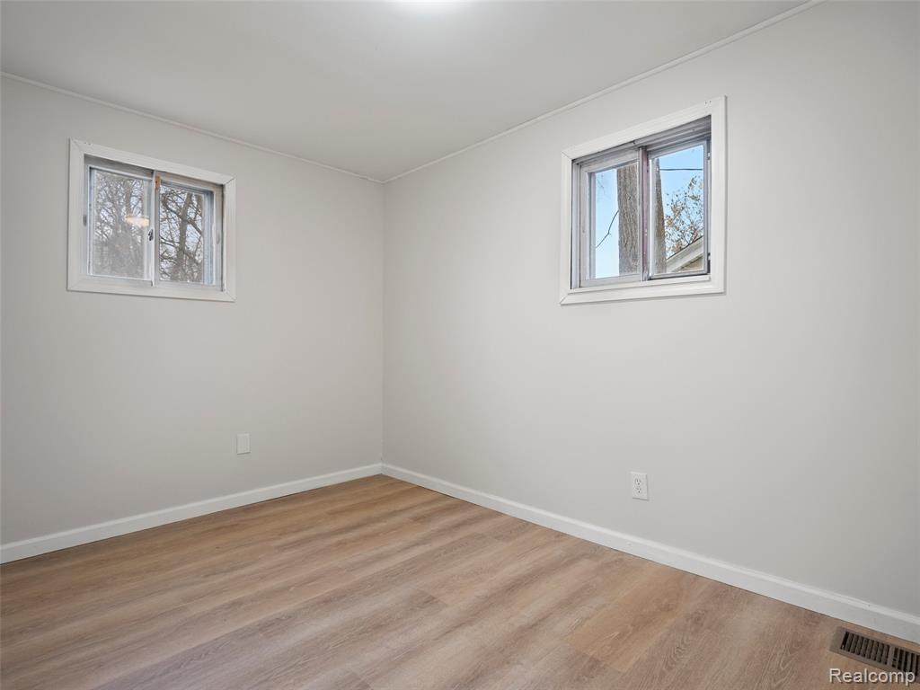 130 Meadle Street, Mount Clemens, MI 48043 — Photo 11