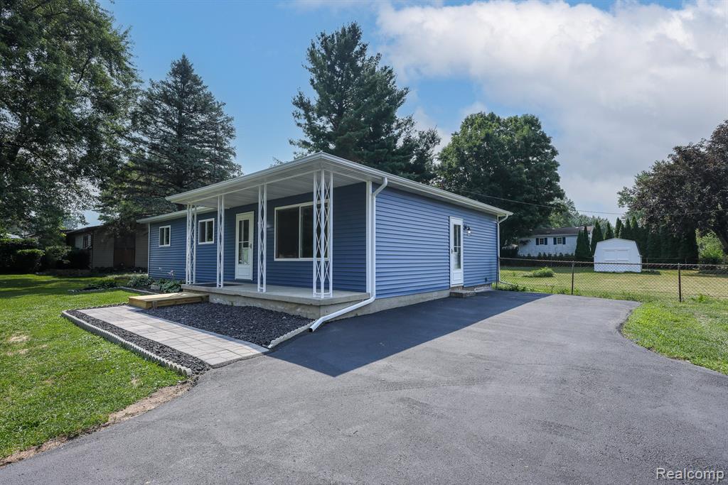 6298 Nightingale Drive, Flint, MI 48506 — Photo 2