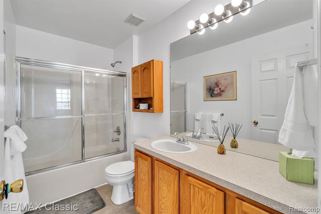 7842 BERWICK Drive, Ypsilanti, MI 48197 — Photo 34
