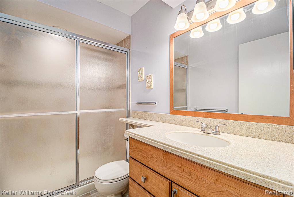 521 Oxford Court, Rochester Hills, MI 48307 — Photo 10