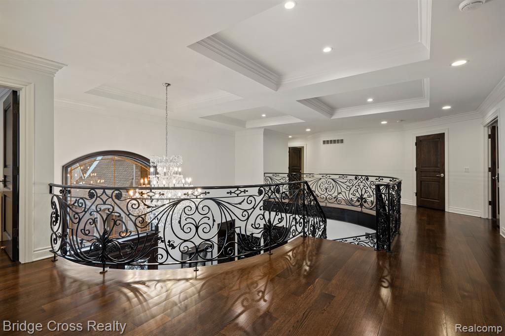 5820 LAKEVIEW Avenue, Orchard Lake Village, MI 48323 — Photo 36