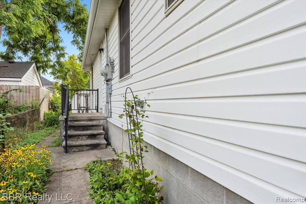417 St. Joseph Street, Trenton, MI 48183 — Photo 16