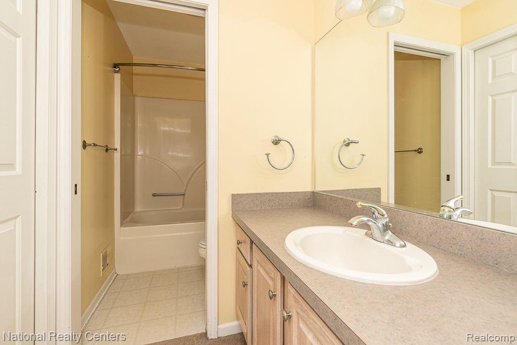 7914 BROOKWOOD Drive, Clarkston, MI 48348 — Photo 20