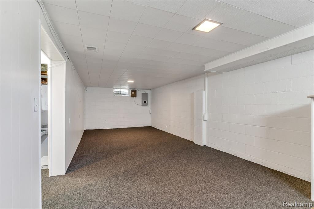 619 VERMILYA Avenue, Flint, MI 48507 — Photo 23