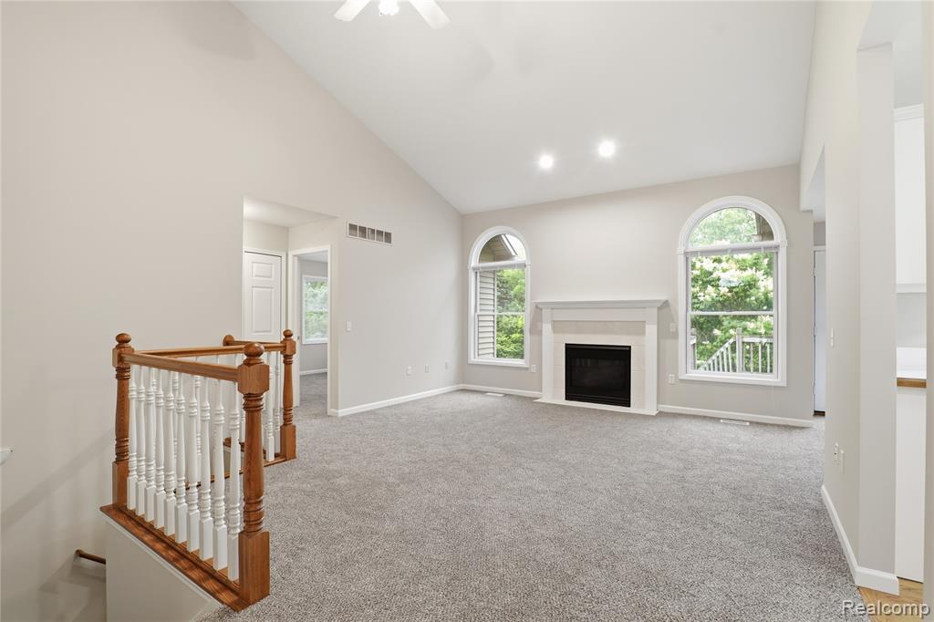 8091 Prestonwood Court, Flushing, MI 48433 — Photo 4