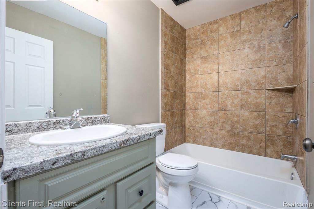 41351 N Maplewood Drive, Canton, MI 48187 — Photo 17