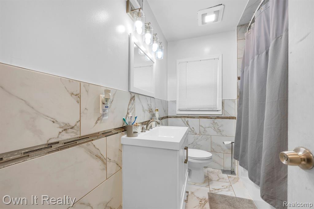 5461 JONATHON Street, Dearborn, MI 48126 — Photo 13