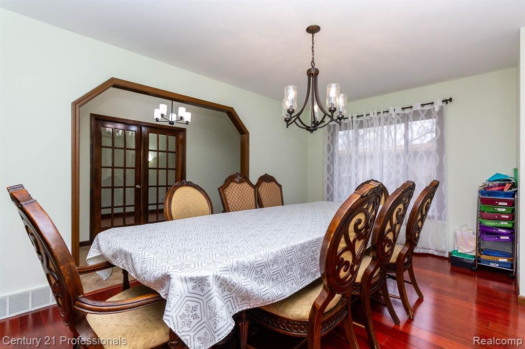 46498 HOUGHTON Drive, Shelby, MI 48315 — Photo 32