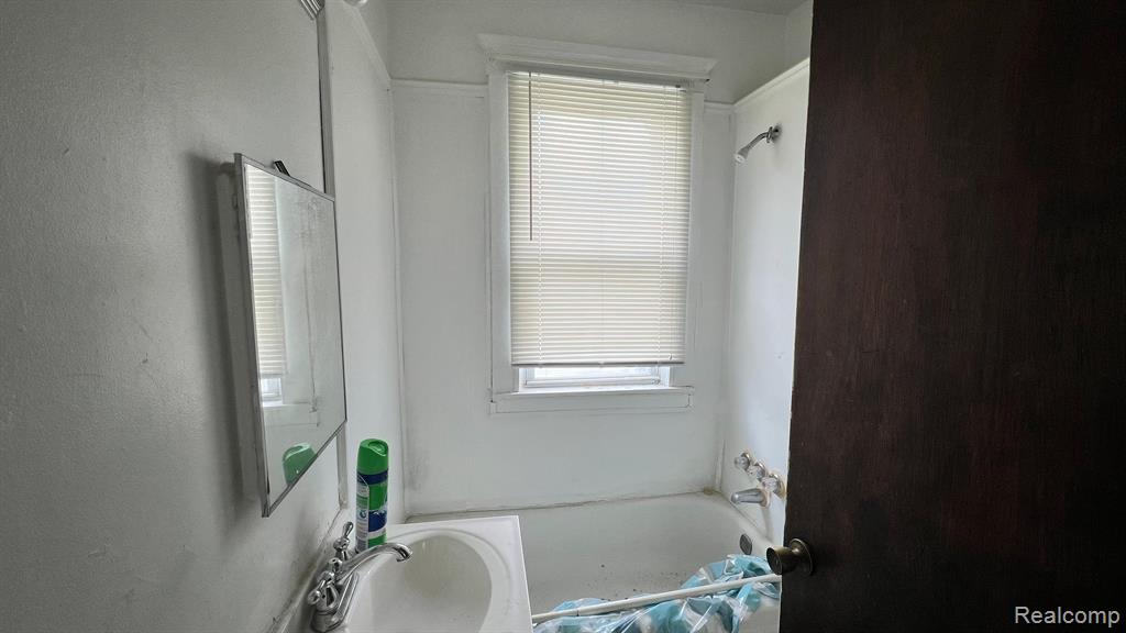 7821 SHERWOOD Street, Detroit, MI 48211 — Photo 10
