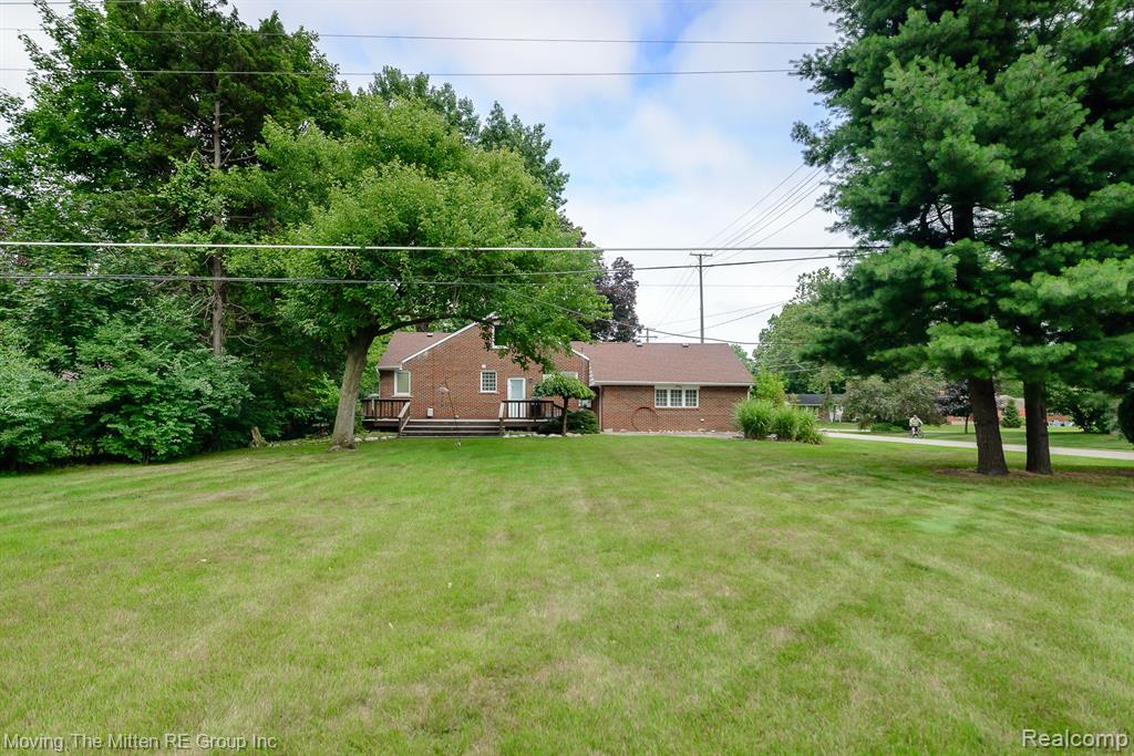 9205 Rocker Avenue, Plymouth, MI 48170 — Photo 37