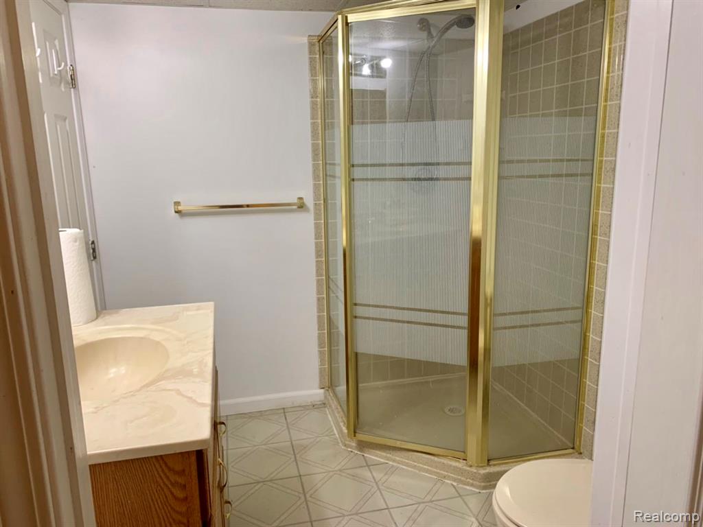 4797 CARRINGTON Drive, Rochester Hills, MI 48306 — Photo 27