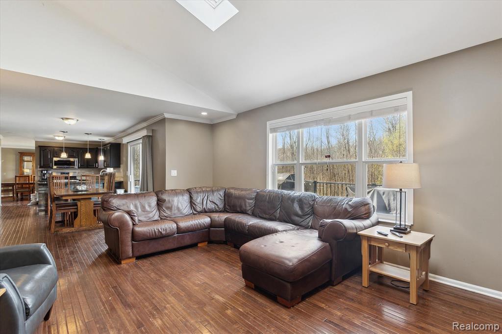 4045 FOREST EDGE Drive, Commerce Twp, MI 48382 — Photo 20