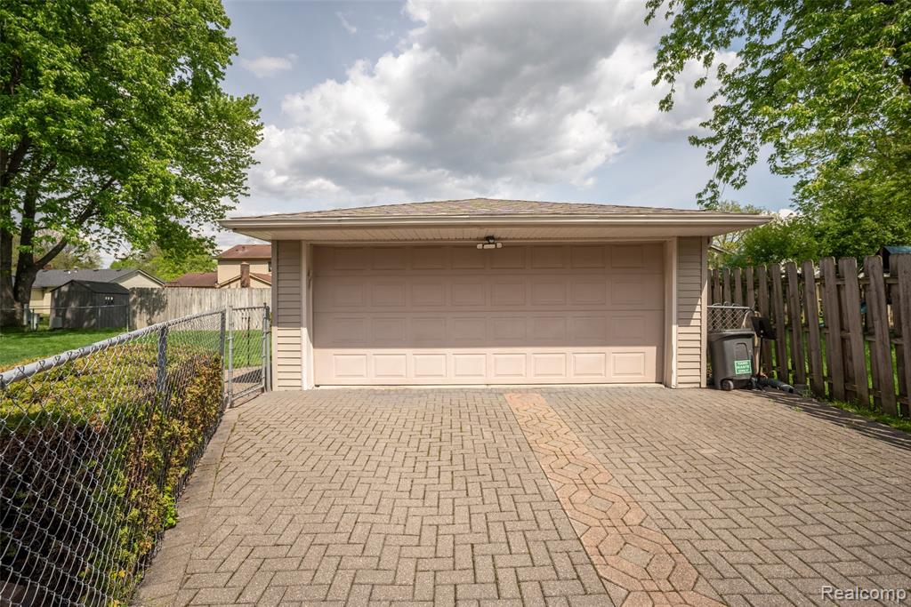 1513 Rustic Ridge Road, Canton, MI 48188 — Photo 25