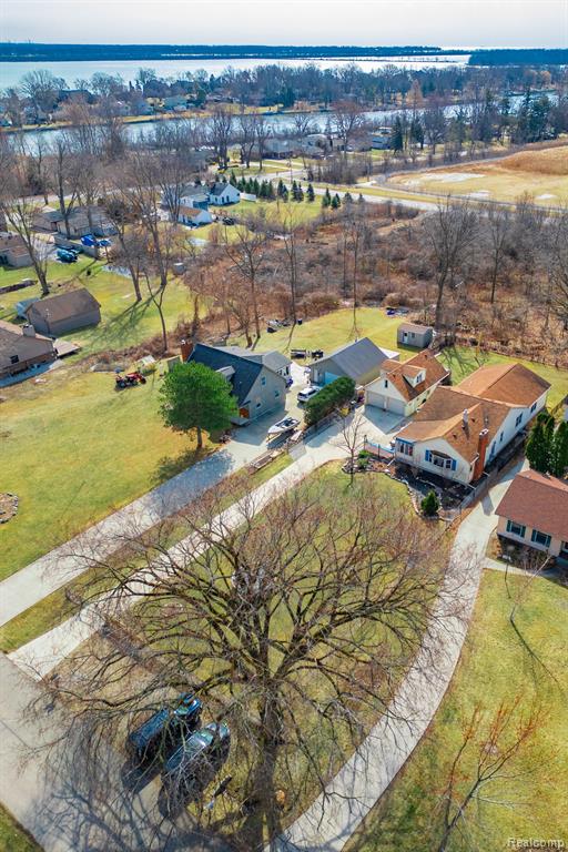 8515 Lake Road, Grosse Ile, MI 48138 — Photo 36