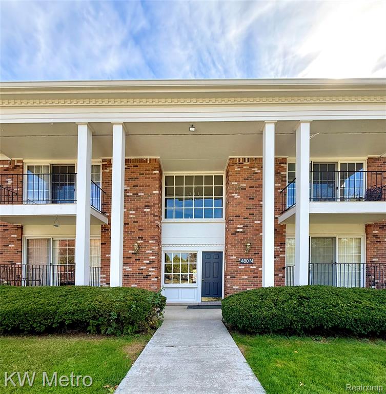 480 Fox Hills Drive N, 6, Bloomfield Hills, MI 48304 — front exterior