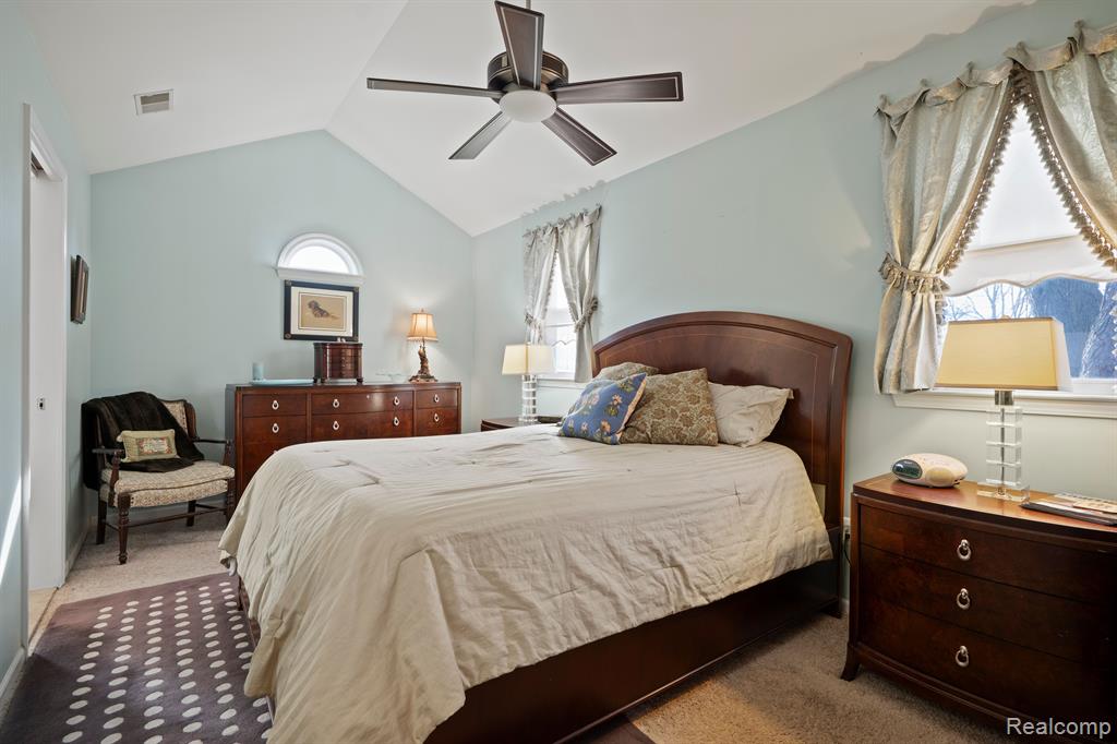 917 CEDARHILL Drive, Royal Oak, MI 48067 — Photo 17