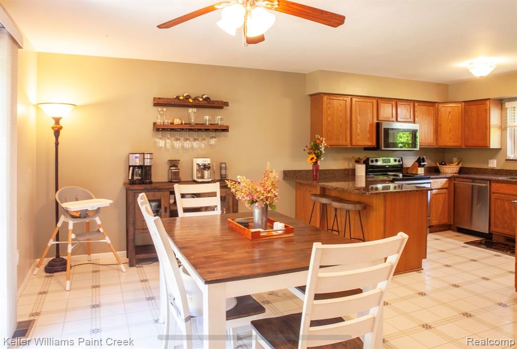 8911 Tartan Drive Drive, Clarkston, MI 48348 — Photo 4