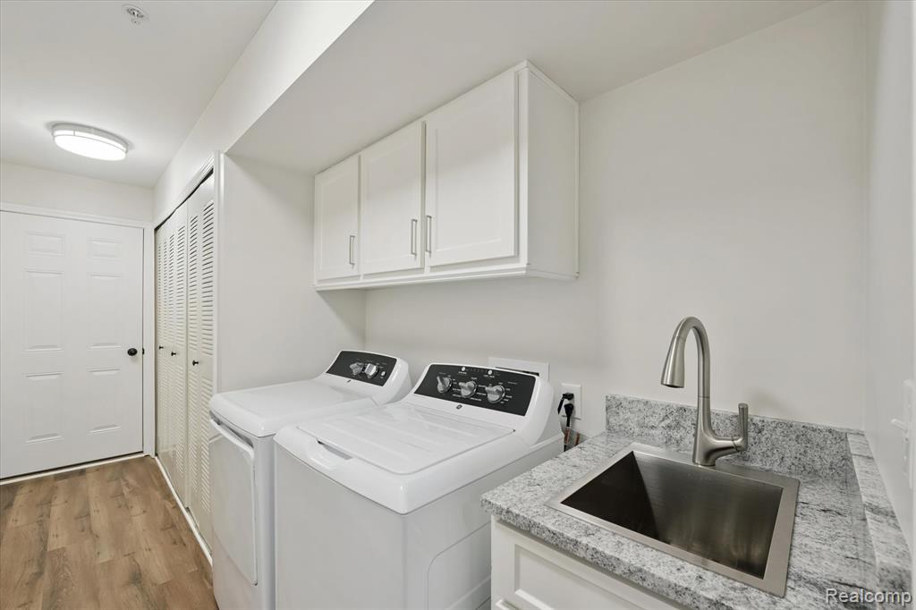 28256 Oakmonte Circle E, New Hudson, MI 48165 — Photo 20