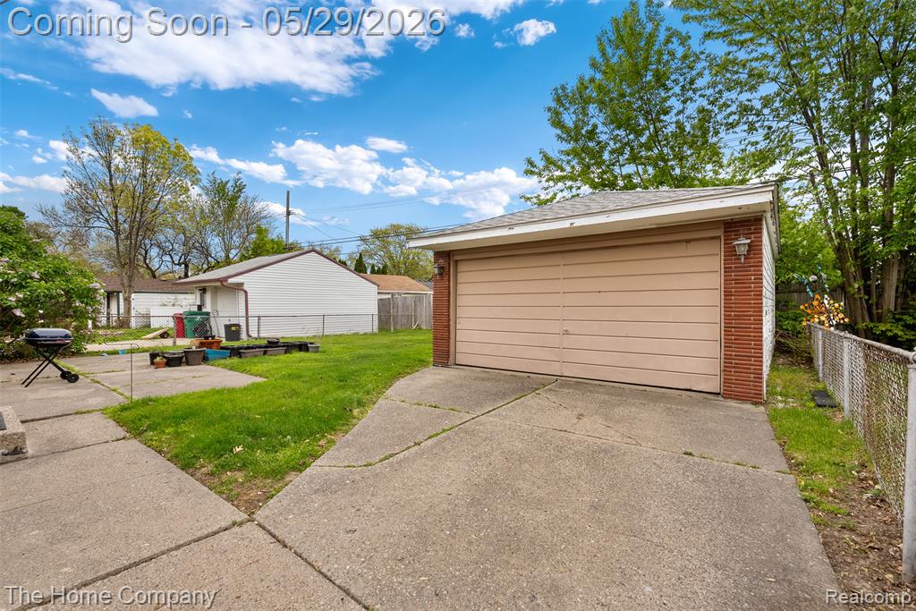 24564 Marine Avenue, Eastpointe, MI 48021 — Photo 28