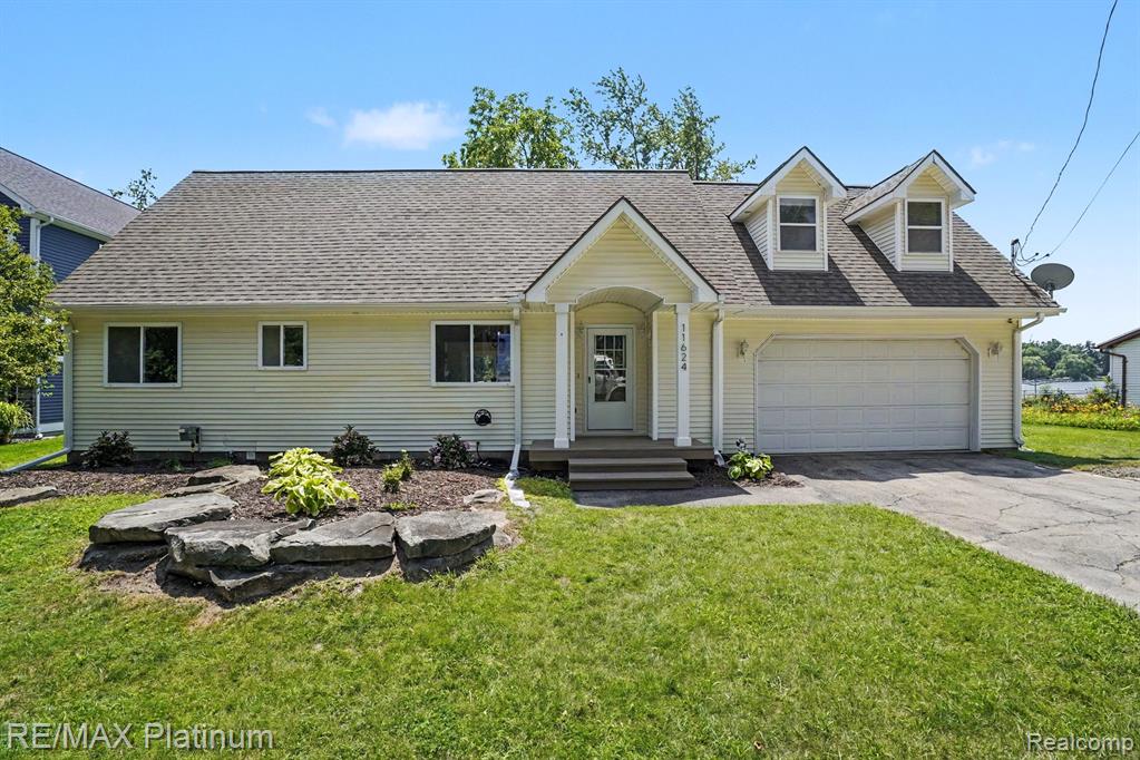 11624 ISLAND COURT, Hartland, MI 48353