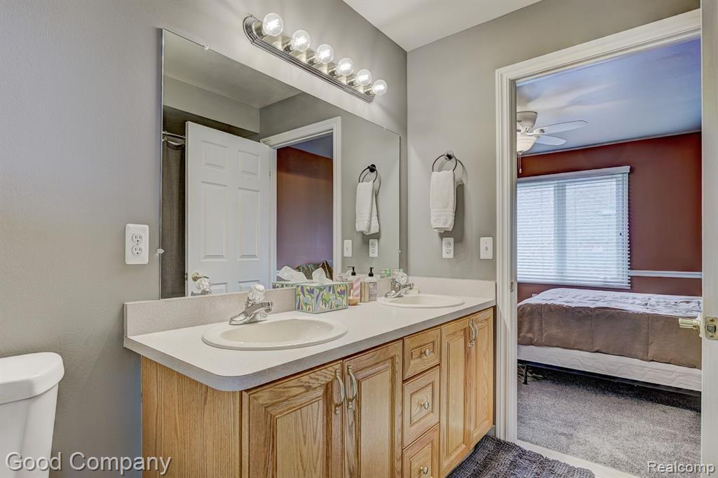 55195 WHITNEY Drive, Shelby Twp, MI 48315 — Photo 42