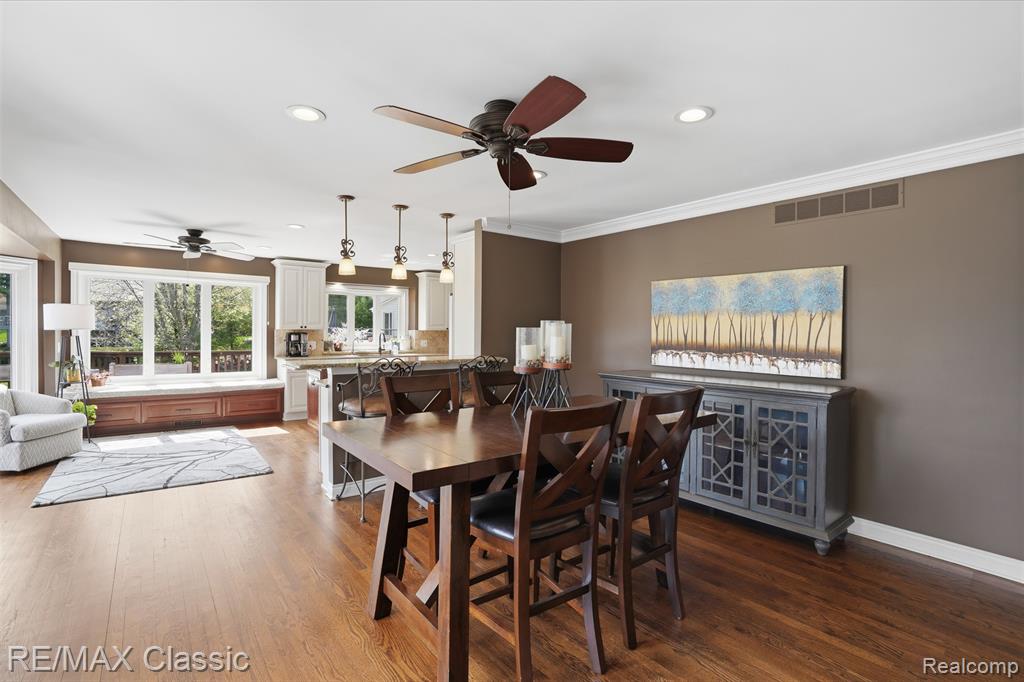 1726 Pondview Lane, Commerce Twp, MI 48382 — Photo 17