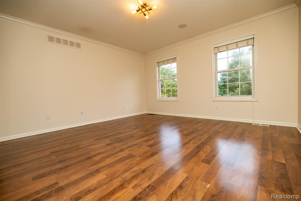 4910 Knollcrest Court, Commerce Twp, MI 48382 — Photo 36