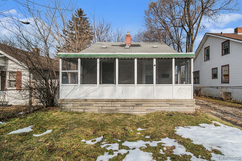 40 W Strathmore Avenue, Pontiac, MI 48340 — front exterior