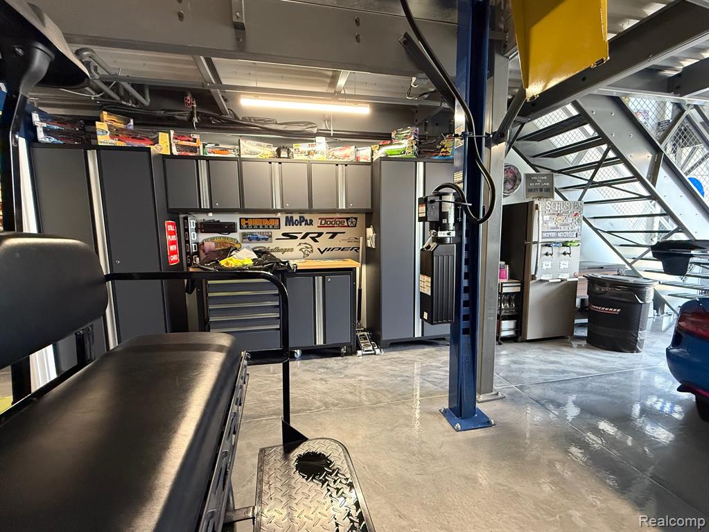 50 PIT Lane, Pontiac, MI 48341 — Photo 12