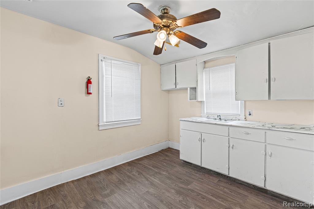 911 E 7th Street, Flint, MI 48503 — Photo 17