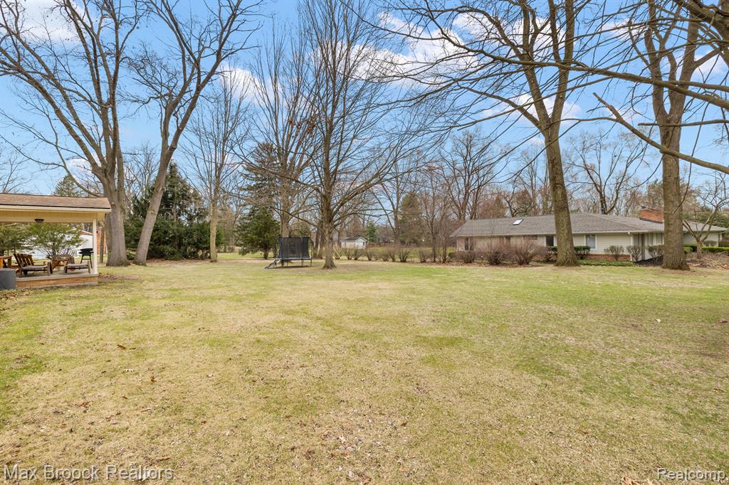 6606 VACHON Court, Bloomfield Hills, MI 48301 — Photo 22