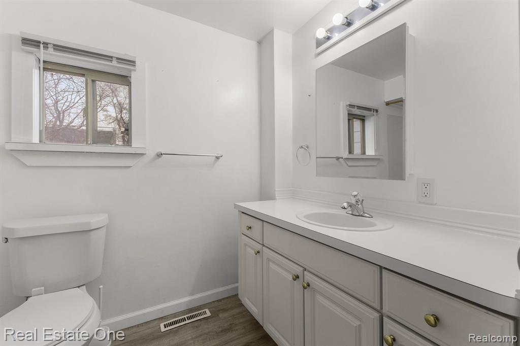 5121 CROISSANT Street, Dearborn Heights, MI 48125 — Photo 30